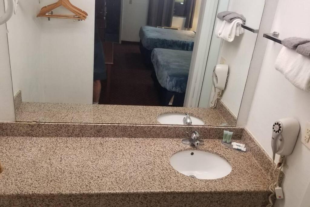 Osu Queen Hotel Room 118 Booking Stillwater Kültér fotó